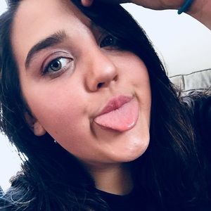 Meet your Posher, Makenzie